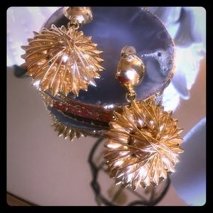 Gold light weight earrings